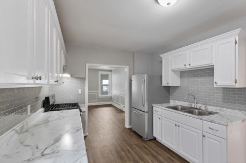 307 Lincoln Ave, Waukegan IL 60085-6361 exterior