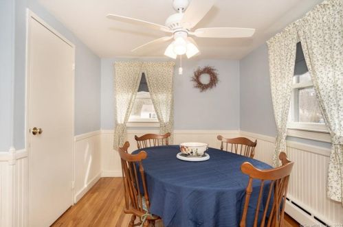 8 Arthur Ave, Enfield CT 06082-2502 exterior