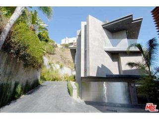 1724 Viewmont Dr, Los Angeles CA  90069-1321 exterior