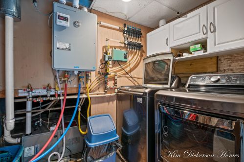 1404 Wolf Lake Rd, Meskegon MI 49442-1948 exterior