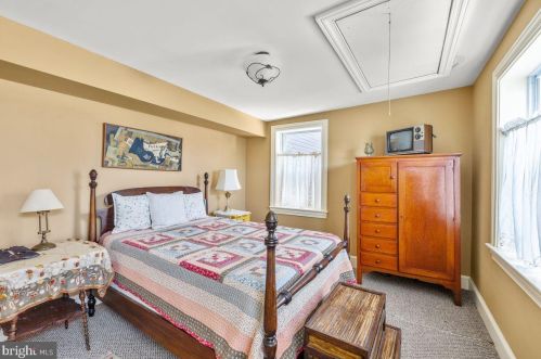 1129 Christian St, Philadelphia PA 19147-3710 exterior