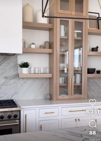 520 Wimbleton Dr, Bham MI 48009-7601 exterior