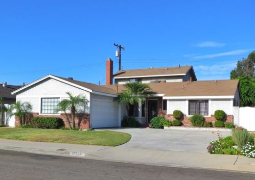 17227 Gardenland Ave, Bellflower, CA 90706-6819