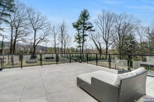 19 Duck Pond Rd, Demarest NJ  07627-2305 exterior