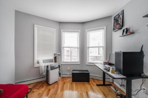 308 Palisade Ave, Union City NJ 07087-5209 exterior