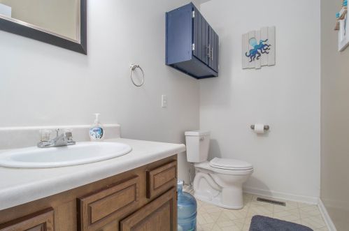 6185 Enola Ave, Kalamazoo MI 49048-8110 exterior