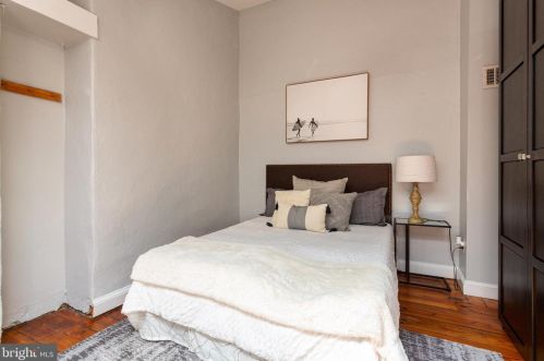 623 American St, Philadelphia PA 19147-2303 exterior