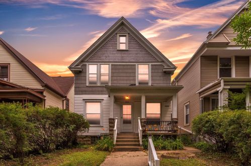 3266 Bartlett Ave, Milwaukee, WI 53211-3021