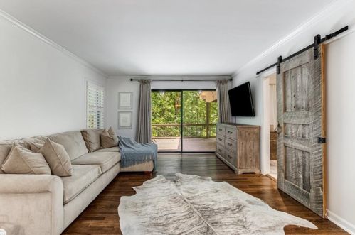 7105 Brandon Mill Rd, Atlanta GA  30328-1922 exterior