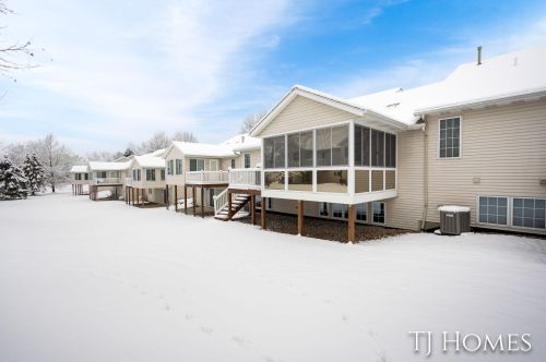 2036 Palmerton Ct, Grand Rapids MI 49505-7159 exterior