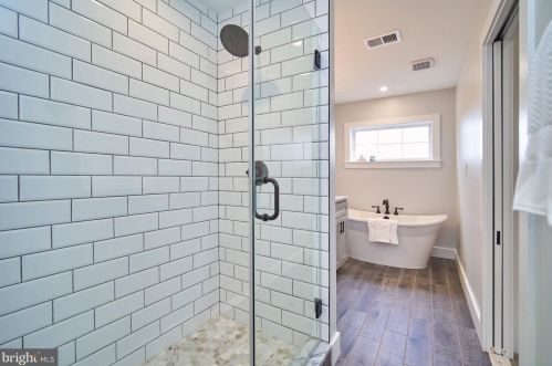 4058 Taney Ave, Alexandria VA 22304-2438 exterior