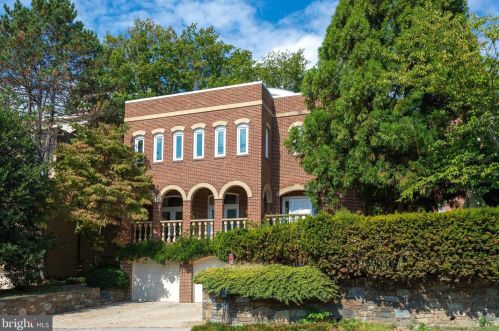 4611 Charleston Ter, Washington DC  20007-1912 exterior