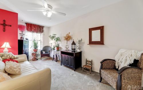 81 Pheasant Run, Edison NJ 08820-2943 exterior