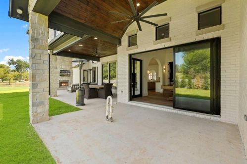 33218 Waltham Xing, Fulshear TX 77441-4205 exterior