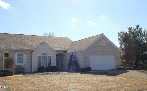 3270 Town Crossing Dr, Wyoming, MI