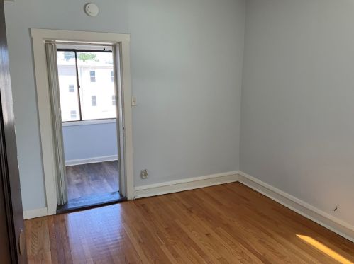 7915 Rhodes Ave, Chicago IL 60619-3020 exterior