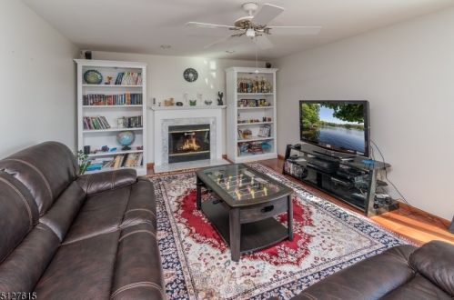 24 Brownstone Ter, Paterson NJ  07506-3447 exterior