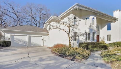 7383 Buccaneer Dr, Grand Rapids MI 49546-9104 exterior