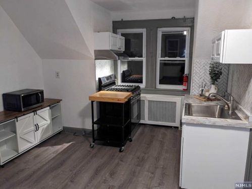 930 19th St, Paterson NJ  07501-3614 exterior