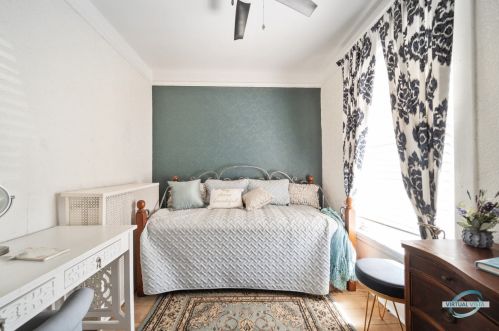 1529 Marquette Rd, Chicago IL 60637-4318 exterior