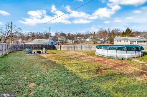 1243 Crestwood Dr, Pottstown PA 19464-2931 exterior