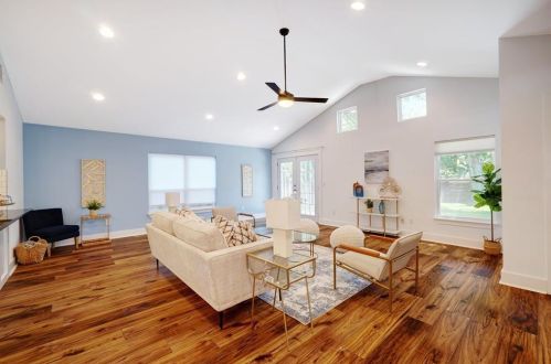 6107 Belfast Dr, Austin TX 78723-1117 exterior