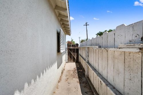 545 Quincy Rd, Turlock CA  95380-4329 exterior