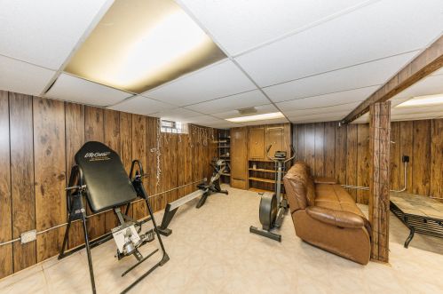 8930 Lincoln Ave, Milwaukee WI 53207-1711 exterior