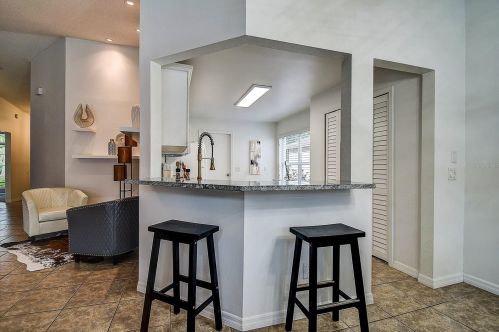 9759 Fox Hollow Rd, Tampa FL  33647-1831 exterior