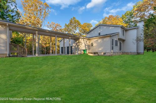 795 Grn Vly Rd, Jackson Twp NJ 08527-2945 exterior