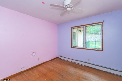 10 Lawrence Rd, Dover NJ 07869-3106 exterior