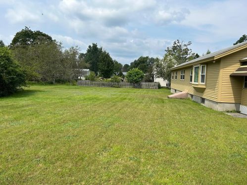 90 Community Dr, Concord NH 03303-1407 exterior