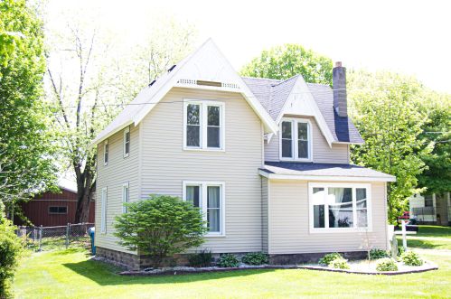 43 Liberty St, Quincy, MI 49082-1013