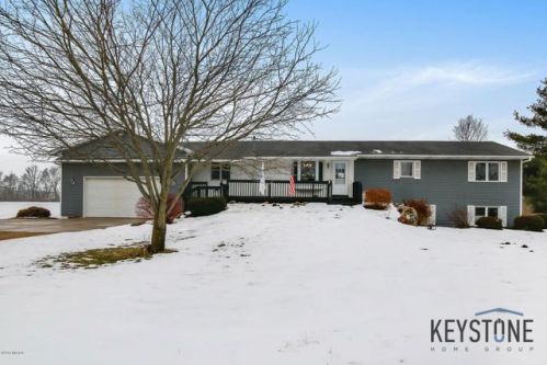 3050 4th St, Wayland, MI 49348-9157