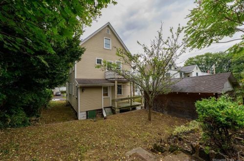 17 Chestnut St, Greenwich CT 06830-5952 exterior