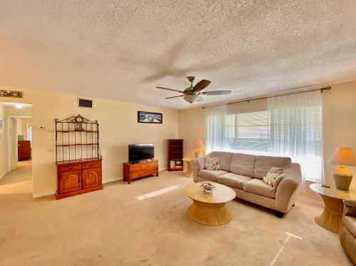 909 Savannas Point Dr, Fort Pierce, FL 34982-6786