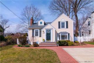 45 Grundy Pl, North Merrick, NY 11566-2712