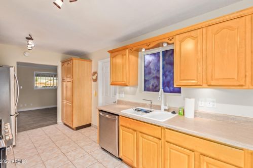 2328 Altadena Ave, Phoenix AZ 85029-3402 exterior