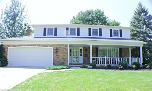 17027 Beaver Cir, Cleveland, OH 44136-6208
