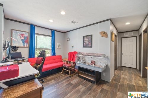 9780 Rebecca Crk Rd, Spring Branch TX 78070-4847 exterior