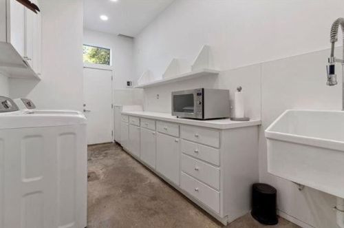 9562 Ash Creek Dr, Dallas TX  75228-3770 exterior