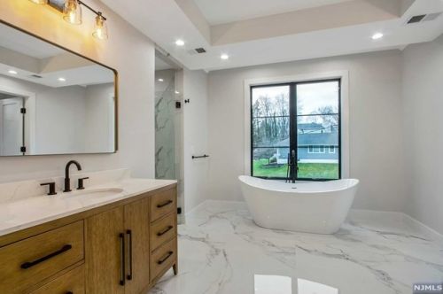 116 Lk Rd, Demarest NJ 07627-2236 exterior