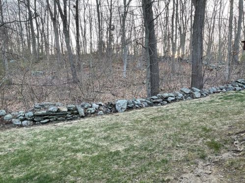 6 Lees Farm Commons Dr, Providence, RI 02904-3043