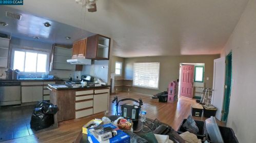 3635 Walnut Ave, Concord CA 94519-1930 exterior