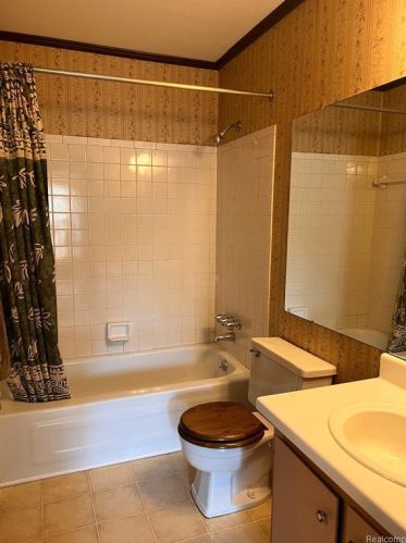 39623 Vlg Wood Ln, Novi MI 48375-4554 exterior