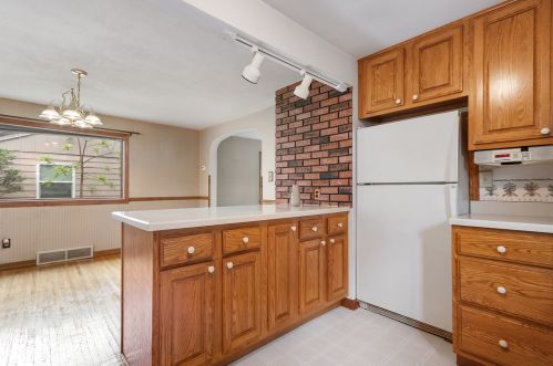 932 Wicker St, Bull Valley IL 60098-2356 exterior