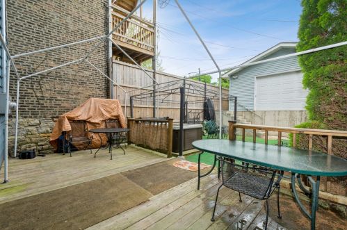 2056 Cermak Rd, Chicago IL 60623-2935 exterior