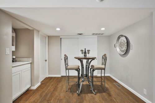 1245 Paloma Dr, Saint Louis MO  63131-1038 exterior