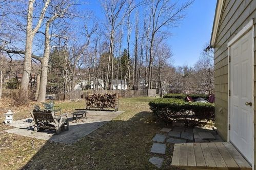 14 Meadow Ln, Worcester MA  01602-1604 exterior