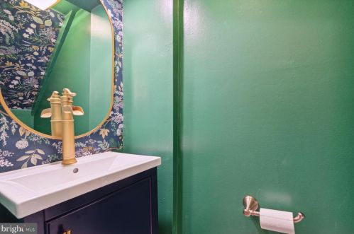 1229 I St, Washington DC  20003-4109 exterior